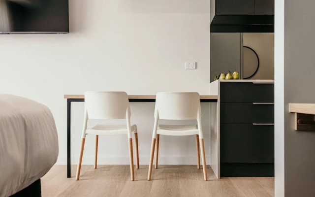 Met Apartments