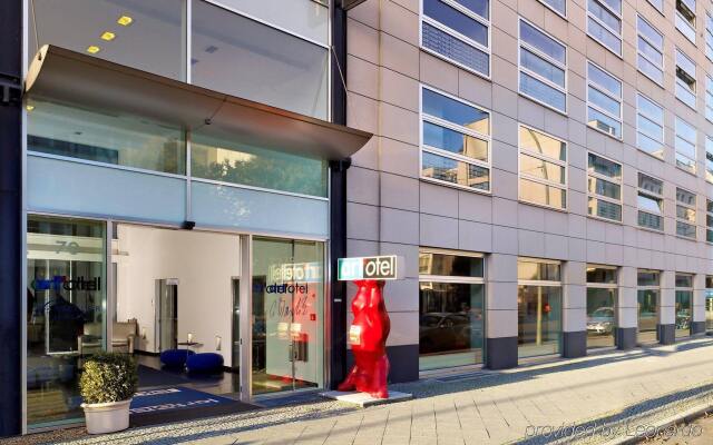 Отель art'otel berlin mitte, by Park Plaza Германия, Берлин - 1 отзыв об отеле, цены и фото номеров - забронировать отель art'otel berlin mitte, by Park Plaza онлайн вид на фасад
