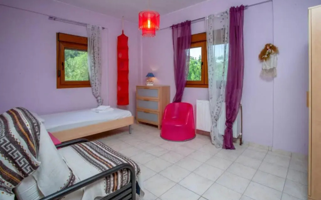Family 5-bdrm villa with sea views on private land