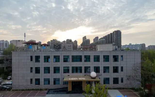 Yucheng Mulan Lake Garden Hotel (Yucheng County Government Store)
