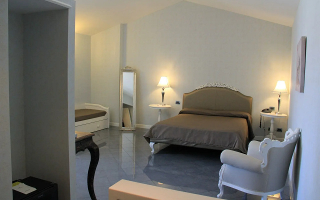Marina Holiday Hotel & Spa