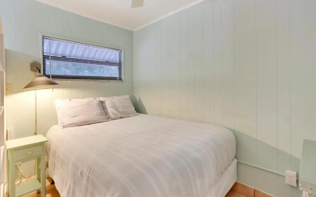 Sunset Beach House - Beach Hugger 1