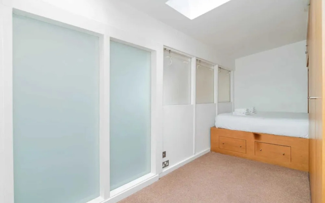 Stunning Art-deco Style 2 Bedroom Apartment in Fitzrovia