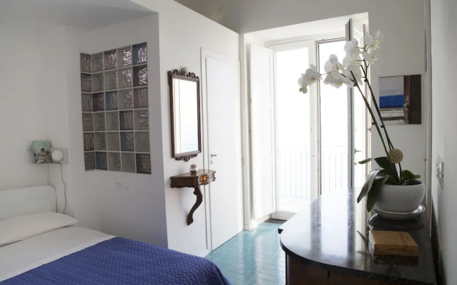 2 Bed Flat - Sleeps 4 - Parking - Wifi