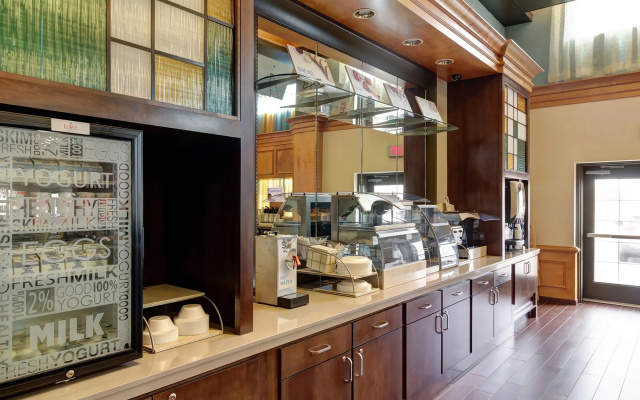 Holiday Inn Express Hotel & Suites Warwick-Providence (Arpt) by IHG