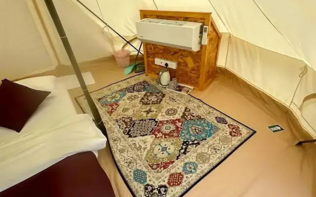 Dnamie Glamping - Lux Tent