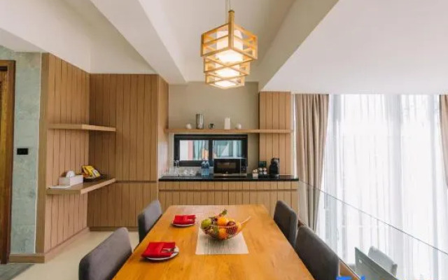 Sky Hill Villa Surattthani