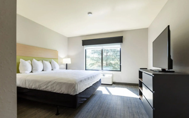 Country Inn & Suites by Radisson, Appleton Airport - Fox River Mall Area