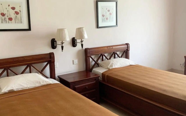 Nirwana Hotel Suites