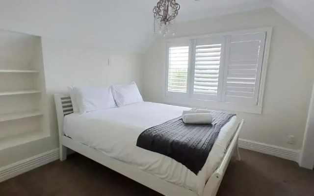 3min to beach 4 bedroom villa
