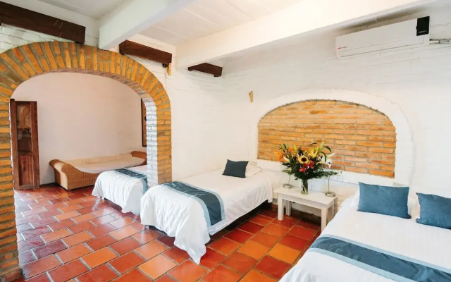 Sayulita Beach House Hotel
