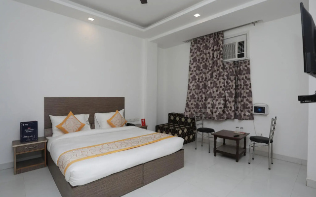 OYO 12235 Hotel Bliss Continental