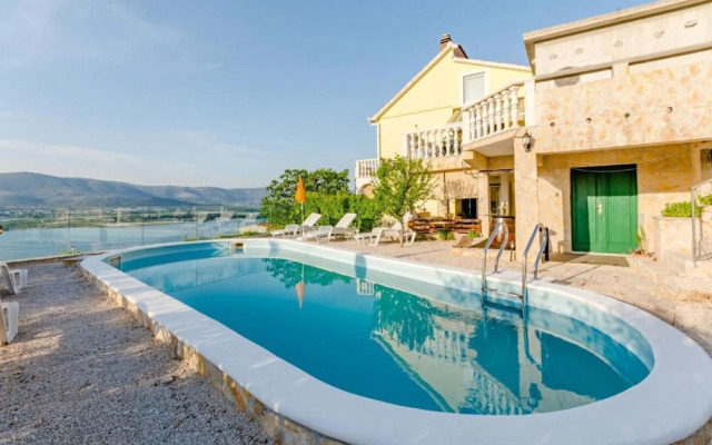 Apartment Ljubo