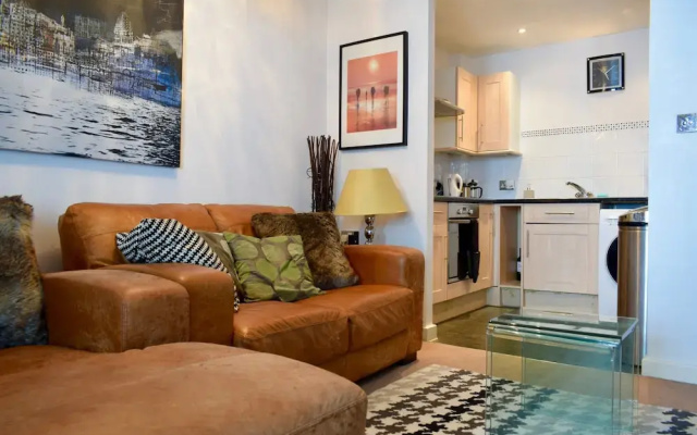 1 Bedroom Apartment Near Tube Station