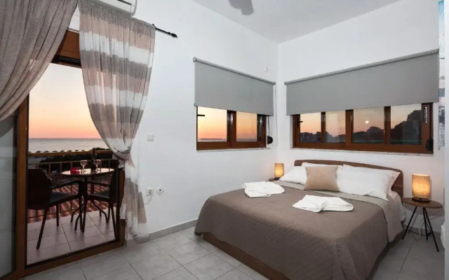 Enplo Rooms | Beachfront