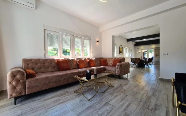 House Plavi 2130