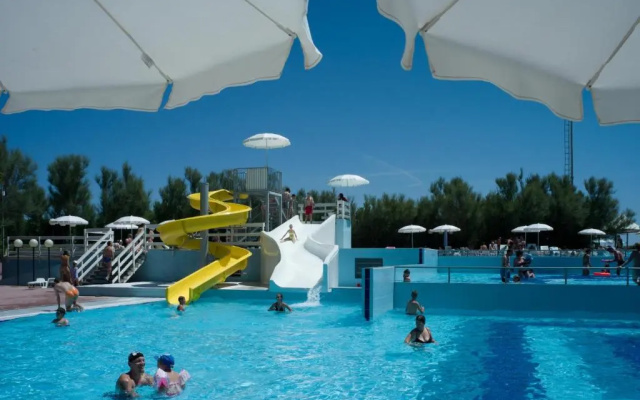 Isamar Holiday Village