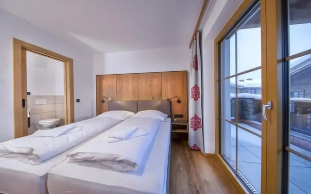 Chalet With Shared Swimming Pool