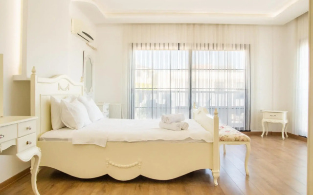 Sleek Villa with Private Pool and Garden in Cesme