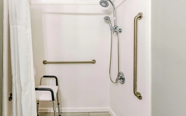 Quality Inn Bristol Pinnacle Area
