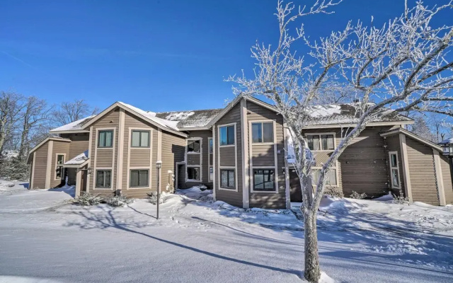 Idyllic Somerset Condo: Ski, Hike & Relax!