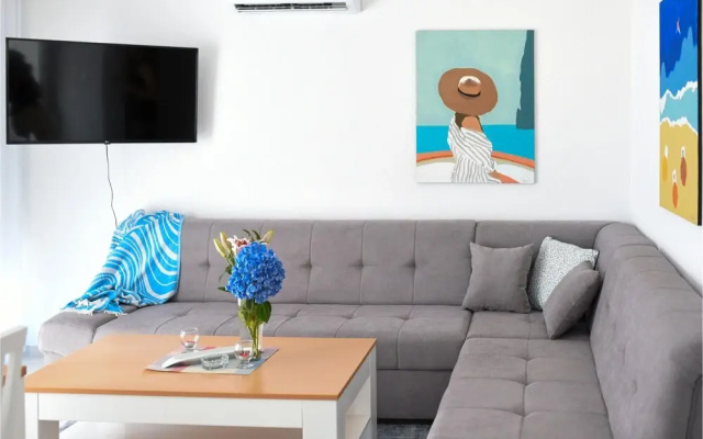 Amazing Apartment in Makarska With Wifi and 2 Bedrooms