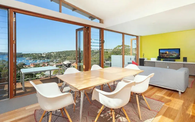Stunning Architecture with Superb Balmoral Views!