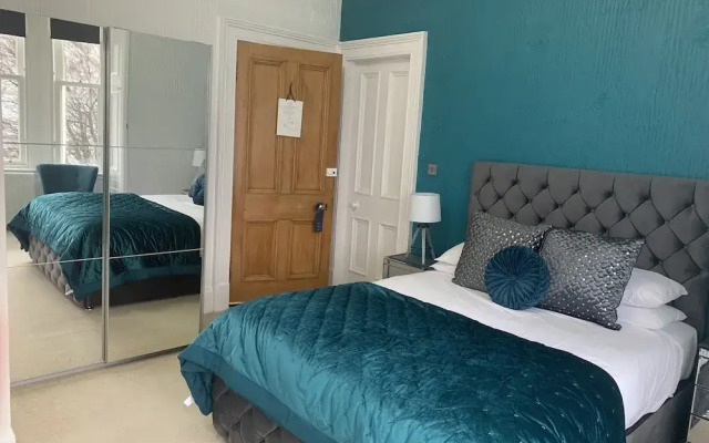 Ashburn House De Luxe B&B