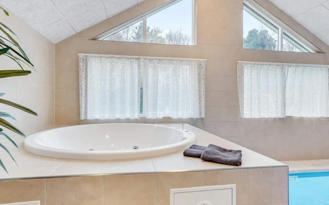 5 Star Holiday Home in Vaeggerlose