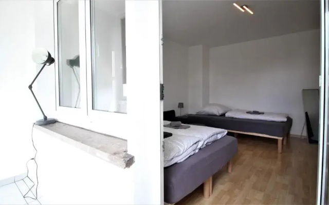 Private Room-Vineyards and City