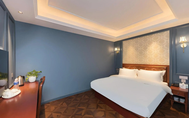 Yiting Zhenshe Hotel (Beijing Qianmen Pedestrian Street)