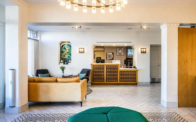 Hotel Virginia Santa Barbara, Tapestry Collection by Hilton