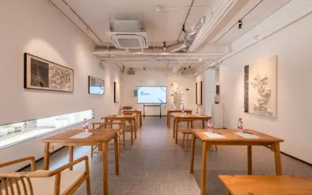 Jinghu Greater Bay Area Renwen Hotel