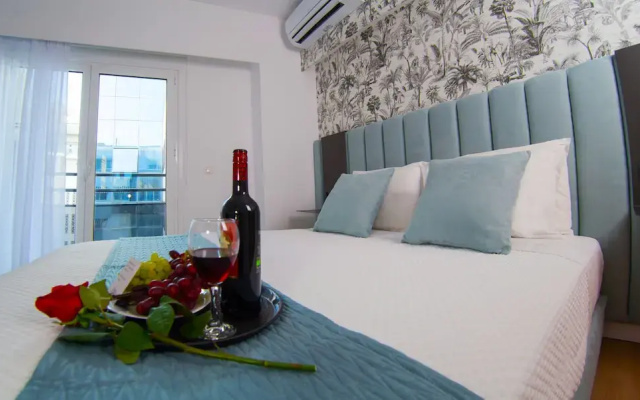 Phaedrus Living Modern Kriel Suites 103