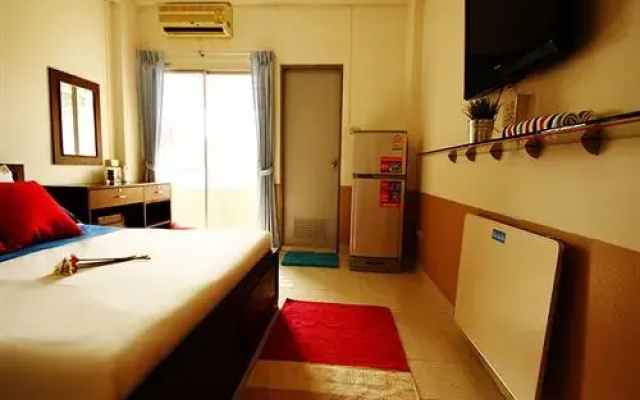 Golden Apartment
