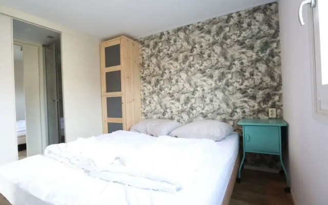 Nice Chalet with Dishwasher near Wadden Sea