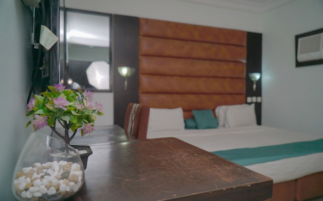 Green House Hotel And Suites
