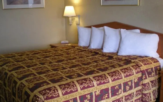 Days Inn Phoenix West