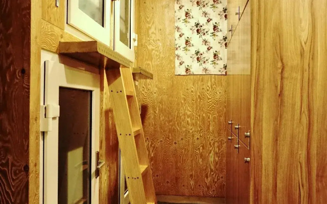 Capsule Hotel Majung
