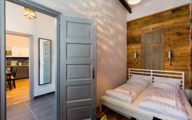 Luxury Downtown Apartment
