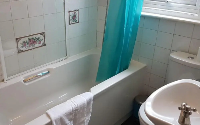 Liss Budget Rooms