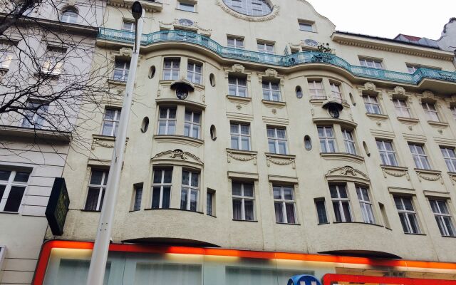 Pension Hotel Mariahilf вид на фасад