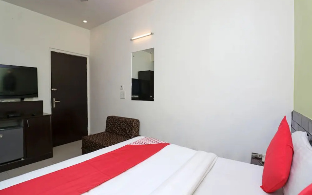 OYO 7344 My H Rooms
