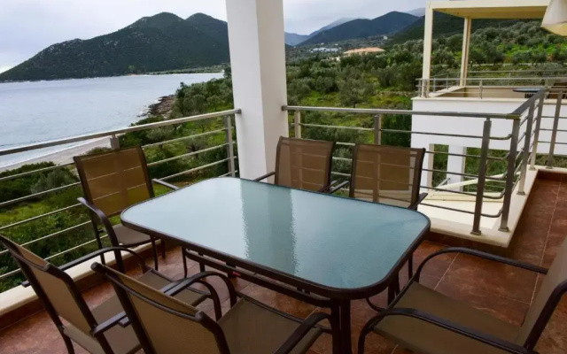 Nikole's Villa By The Sea 2