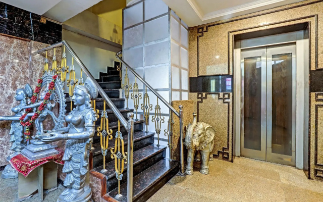 OYO 77436 Mahalaxmi Park Hotel