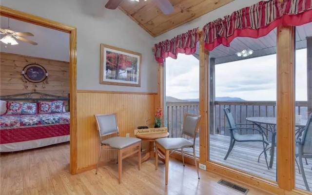 Autumn Leaves - Four Bedroom Cabin
