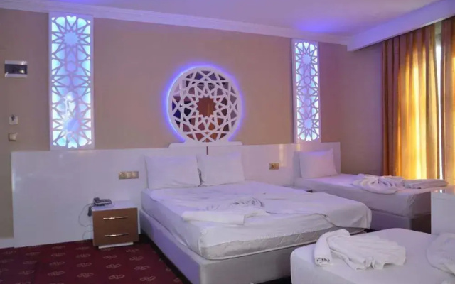Ugur Hotel