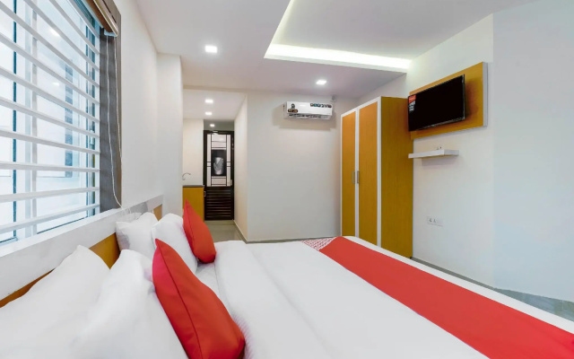 OYO 42688 Adora Hotel Fathima Palace