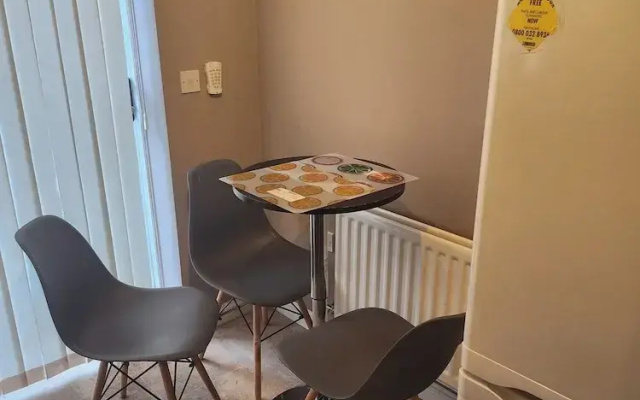 City Centre - 2 Bedrooms - Pet Friendly - Garden