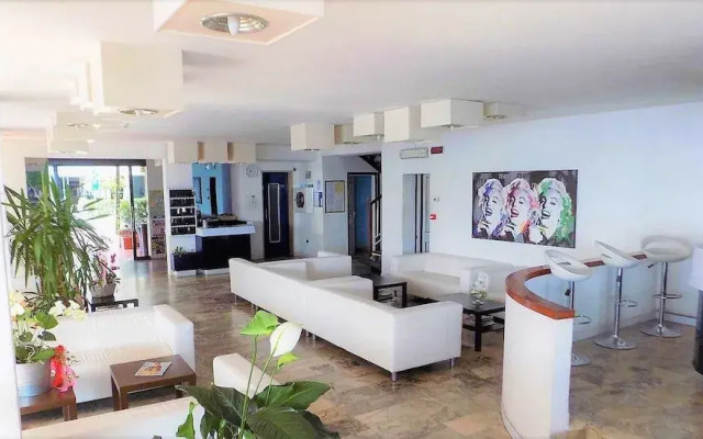 Hotel Diplomatic